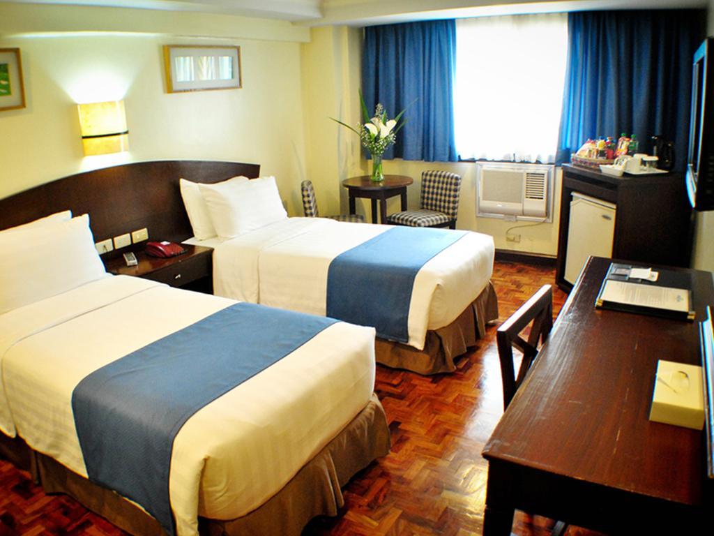 Fersal Hotel - Манила Экстерьер фото