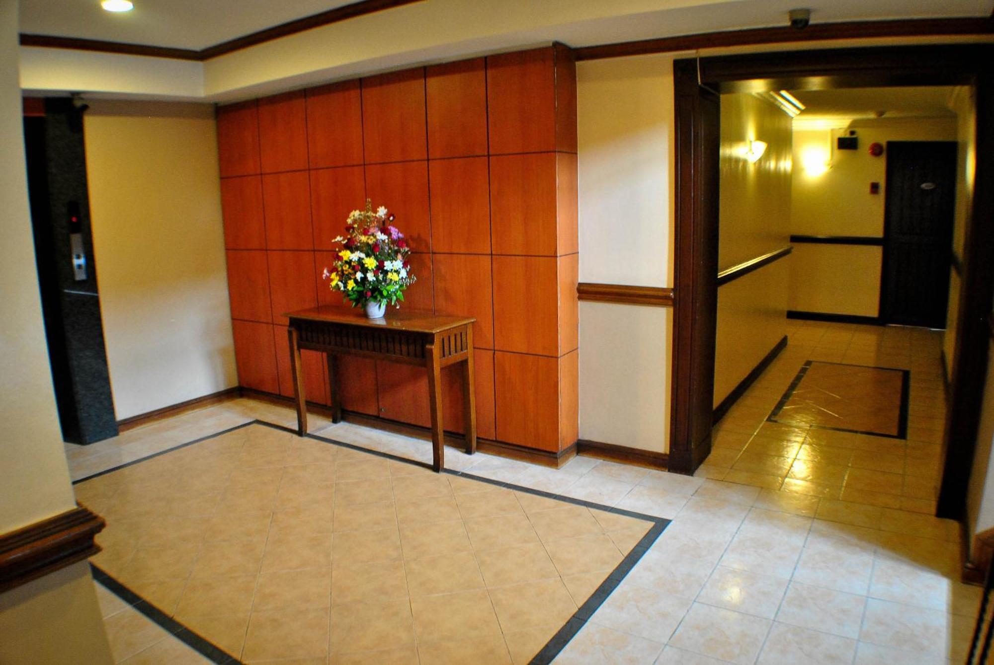 Fersal Hotel - Манила Экстерьер фото